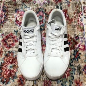 Women’s adidas tennis shoes white w/black stripes